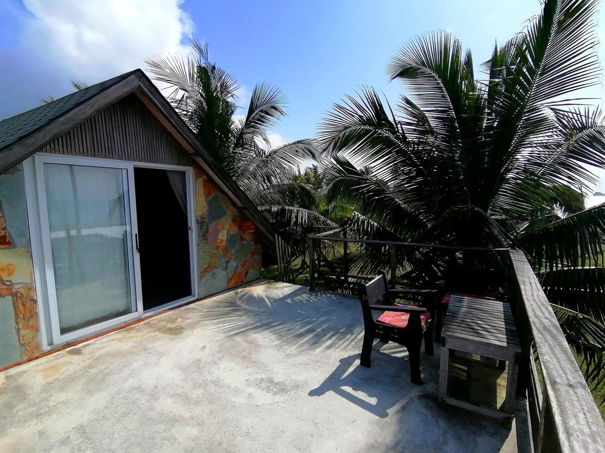 Afro Beach Eco Resort Butre Pokoj fotografie