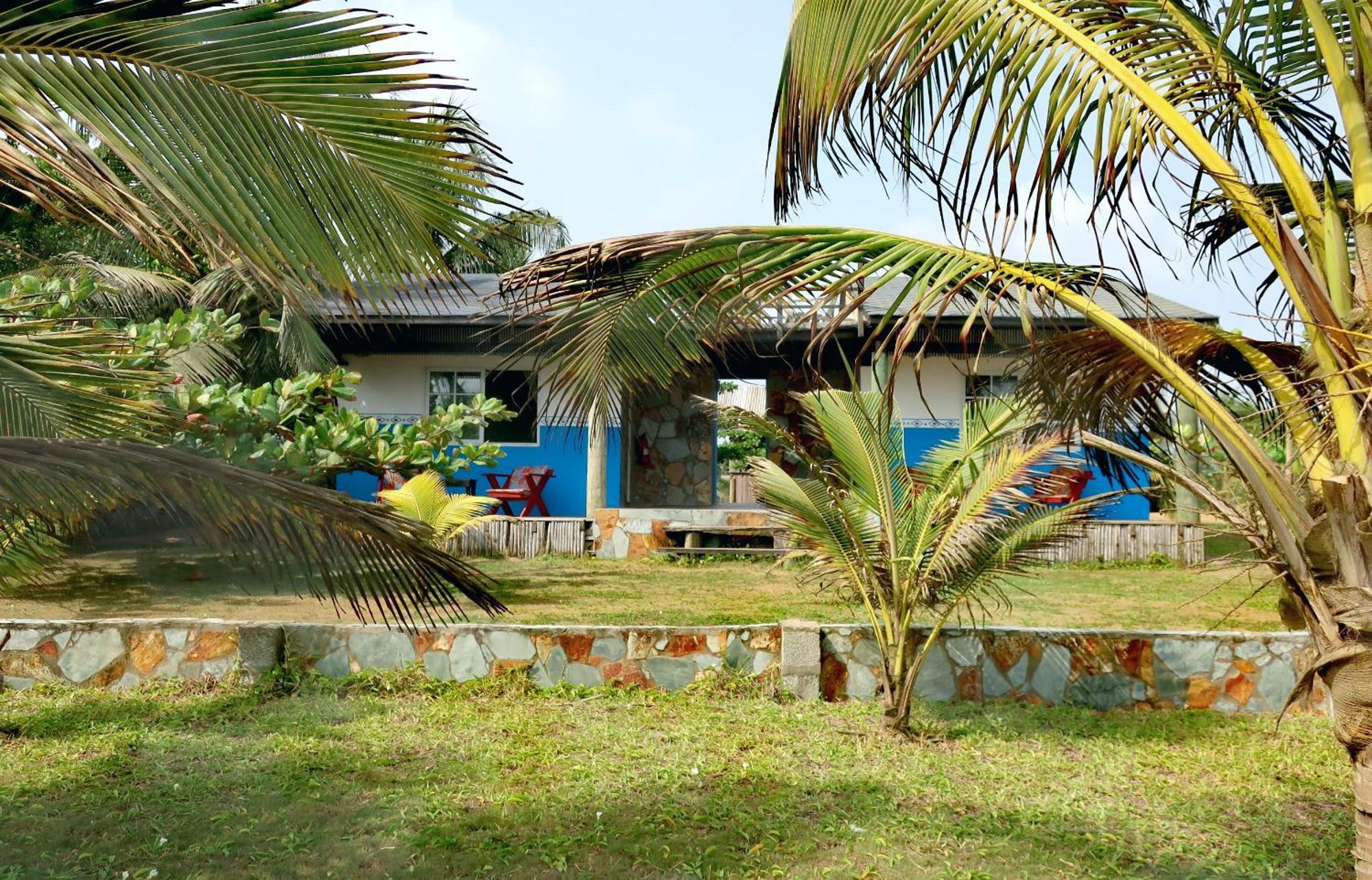 Afro Beach Eco Resort Butre Pokoj fotografie