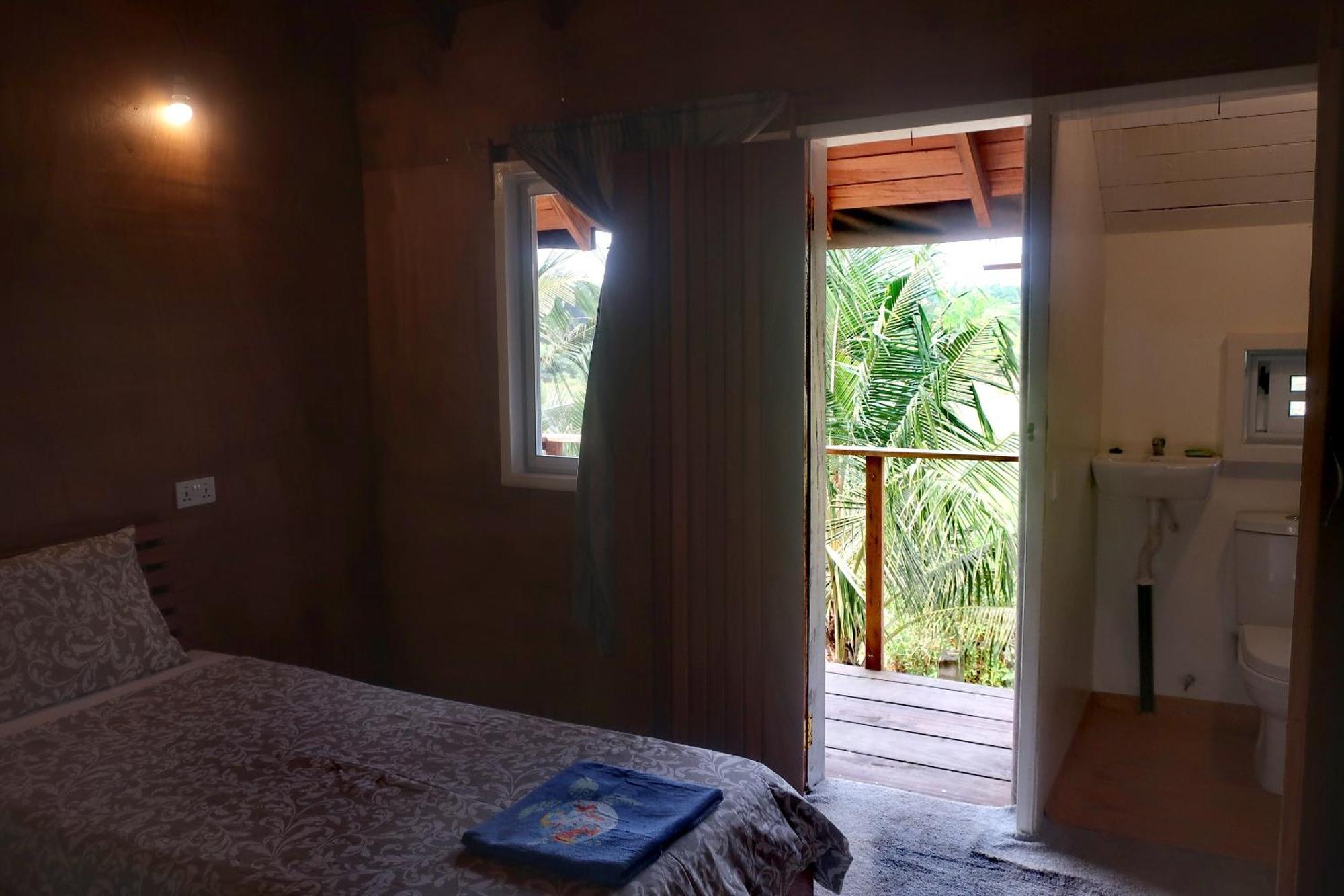 Afro Beach Eco Resort Butre Pokoj fotografie